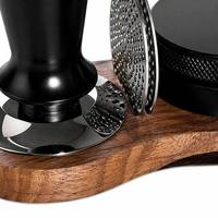 Suporte Organizador de Estação para Tamper de Café em Madeira de Nogueira com Compartimento para Ferramentas para Máquinas de Café de 51mm, 53mm e 58mm - Ideal para Baristas e Cozinhas