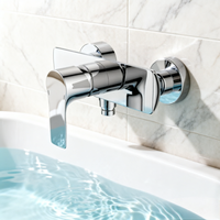 Robinet de douche mural à poignée unique en alliage de zinc au design moderne, avec noyau en céramique, adapté aux salles de bain d'hôtels et d'appartements