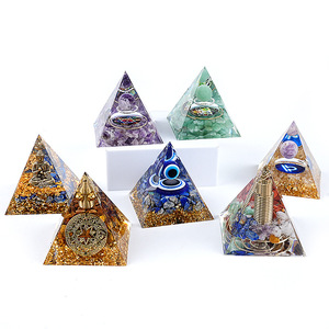Sfera di Cristallo Naturale 5/6/8 cm con Occhio Contro il Malocchio e Piramide in Foglia d'Oro, Ornamento Decorativo per Soggiorno e Studio, Artigianato in Pietra Naturale - Product Image 4