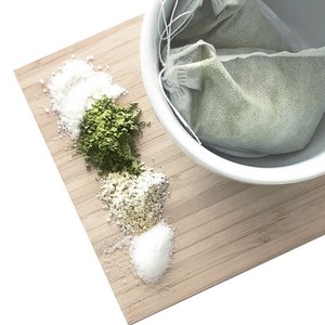 S&Soak Sachet <span class=keywords><strong>de</strong></span> thé pour <span class=keywords><strong>bain</strong></span> au <span class=keywords><strong>sel</strong></span> <span class=keywords><strong>de</strong></span> l'Himalaya avec récipient en verre, fonction nettoyante, trempage spa naturel, sachet en tissu floral pivoine, huiles essentielles - Product Image 6