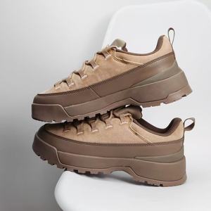 Nouvelles chaussures de sport de plein air de créateur - Lacets respirants et antidérapants avec empeigne en cuir artificiel - Product Image 1