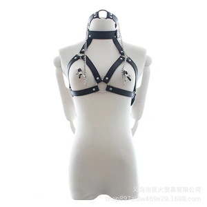 Disfraces eróticos de cuero, tops de bondage, lencería, mordazas, pinzas para pezones, ropa de cuero calado, atuendos para actuaciones en discotecas. - Product Image 2