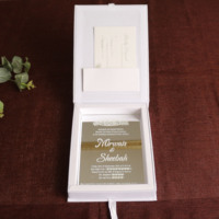 Invitations de mariage personnalisées en acrylique argenté brillant, faites à la main, impression blanche, boîte en velours rigide, papier de haute qualité