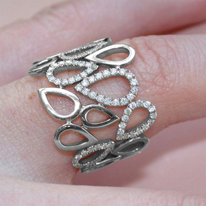 Anello da Donna con Design a Goccia Cava - Product Image 3