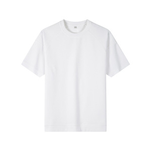 T-shirt in Cotone da Uomo all'Ingrosso, Morbida ed Ecologica, ad Asciugatura Rapida, con Logo Personalizzato Stampato in Serigrafia, Design Semplice ed Essenziale - Product Image 1