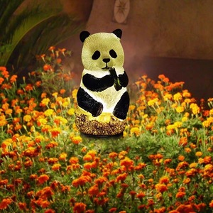 Lampe solaire décorative de jardin en résine en forme de panda, résistante à l'eau, alimentée par l'énergie solaire, pour l'extérieur - Product Image 2