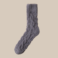 En stock, chaussettes chaudes, douillettes et moelleuses pour le couchage, couleur unie, logo personnalisé pour hommes, chaussettes pelucheuses, chaussettes à tube moyen