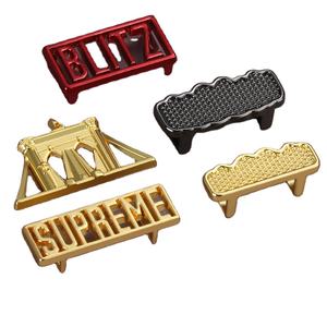 Gantungan Sepatu Logam Kustom Grosir yang Dipersonalisasi, Tag Berlapis Seng, Gesper Sepatu, Hiasan Tali Sepatu - Product Image 5