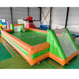 Thú vị trò chơi thể thao Nhà Máy bán hàng trực tiếp Inflatable bóng đá sân chơi bóng đá lĩnh vực & Xà phòng sân vui vẻ Inflatable lâu đài - Product Image 1