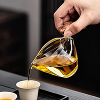 Tasse à thé en verre avec poignée en bois épaisse, résistante à la chaleur, design minimaliste chinois, 220 ml, pour service public – Le contentement est toujours une source de joie
