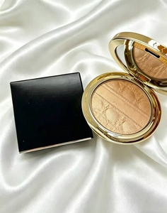 Luxury golden high gloss powder 6g waterproof and sweat proof natural <b>concealer</b> for long-lasting shining eye makeup - Product Image 4