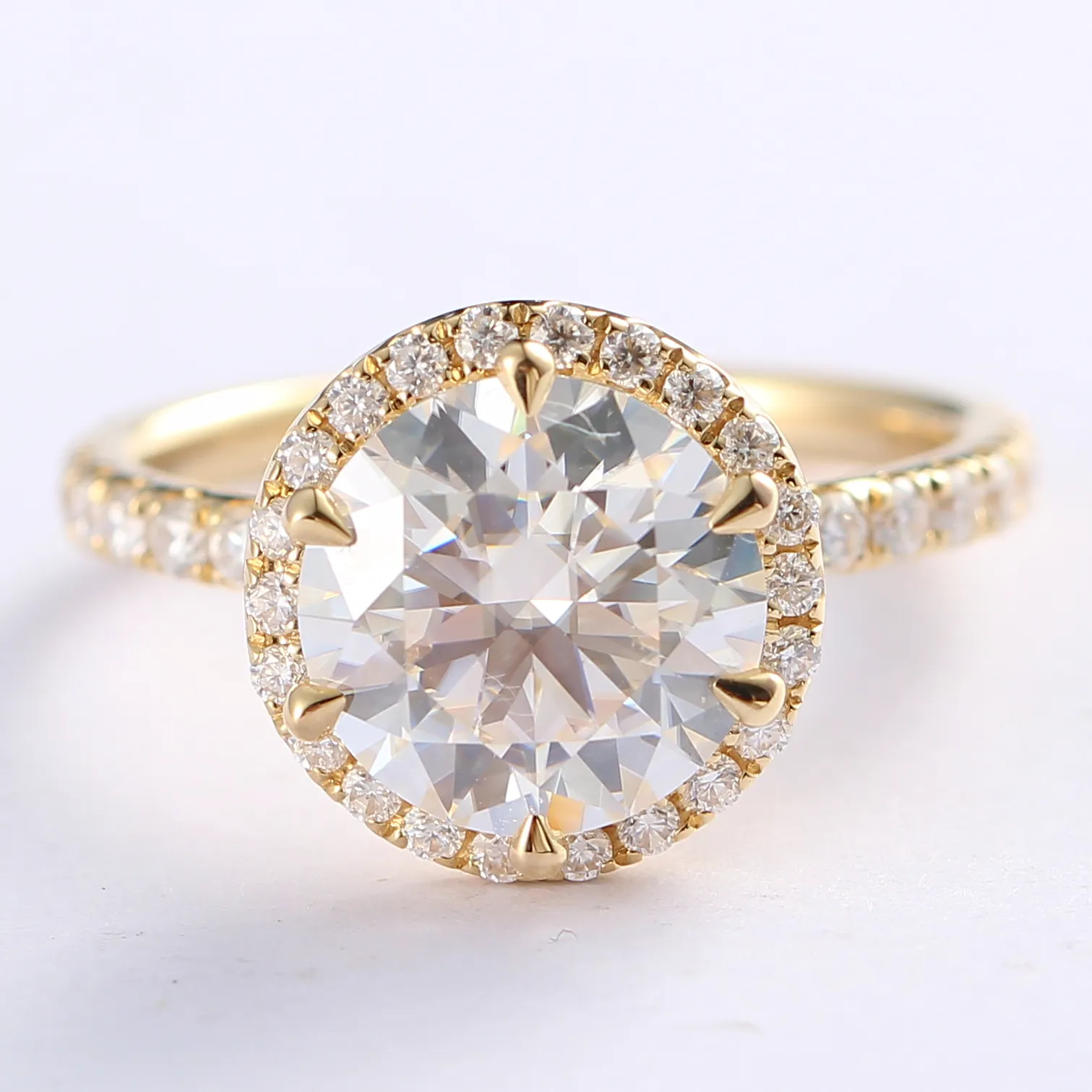 แหวนหมั้น14/18K Gold Moissanite แหวนเพชรอัญมณีจีนสินค้าใหม่ที่มีสีสันเรียบง่ายแหวนแต่งงาน