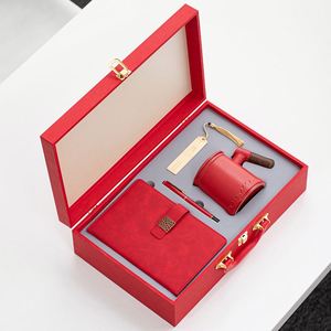 Coffret Cadeau d'Affaires de Luxe Personnalisé pour Cadres : Carnet A5, Marque-page et Articles de Papeterie – Idéal pour Hommes et Femmes - Product Image 2