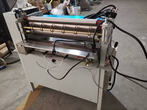 Machine de revêtement à rouleaux de colle thermofusible automatique simple face Nataly Electric pour boîtes de boissons en papier, épaisseur 0,03-0,1 mm - Product Image 3