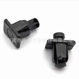 Clip de Sujeción de Nylon Tipo Empuje para Parrilla de Capó de Motor Nissan 66814-01G00 para Reparación de Camionetas - Product Image 4