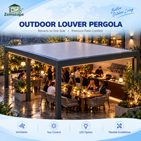 Pergola motorisée en aluminium durable avec toit à lames orientables pour le contrôle solaire et la ventilation, idéale pour les hôtels, les toits, les piscines et les terrasses.