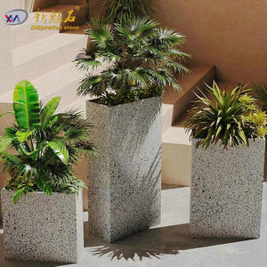 Nuevos Materiales de Construcción en Piedra, Macetas y Jardineras de Hormigón Prefabricado Personalizables para Balcones y Centros Comerciales - Product Image 3