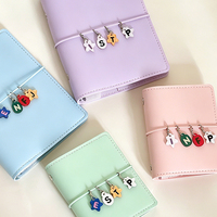 Mini Llavero Acrílico con Letras en Inglés, Impresión UV, Diseño Anime, Adorno Lindo para Teléfono, Decoración para Cuaderno, Accesorio Kawaii para Bolsos