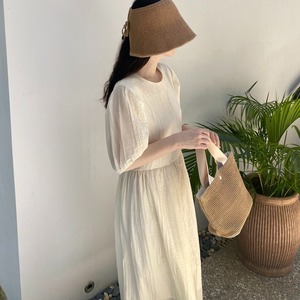 Robe longue décontractée pour femme à texture froissée, manches courtes, col rond, taille haute, coupe trapèze ample, idéale pour l'été et la plage - Product Image 1