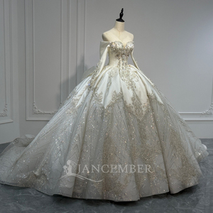 Robe de mariée moderne Xs264 style robe de bal, ornée de strass, de perles et de paillettes, décolleté cœur, dos nu, traîne chapelle, longueur ras du sol - Product Image 5