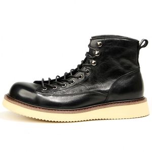 Mocasines de Hombre de Alta Gama, Hechos a Mano en Cuero Vacuno Europeo Repujado, con Parches, Punta Cuadrada y Cierre de Cordones - Product Image 5