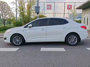 Citroën C4L SUV 2016, 1.8L Manual Turbo, Auto Usado Oscuro con Techo Corredizo, Asientos de Cuero, Llantas R17, Emisión Euro IV, Luces LED - Product Image 6