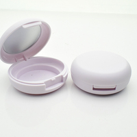 Étui à poudre compact rond violet lavande avec boîte d'emballage cosmétique vide en plastique miroir pour le maquillage du visage Support de logo personnalisé