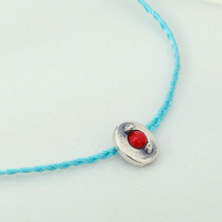 Conception simple et unique perles rouges en argent 925 corde bleu clair frais noeud coulissant bijoux de mode