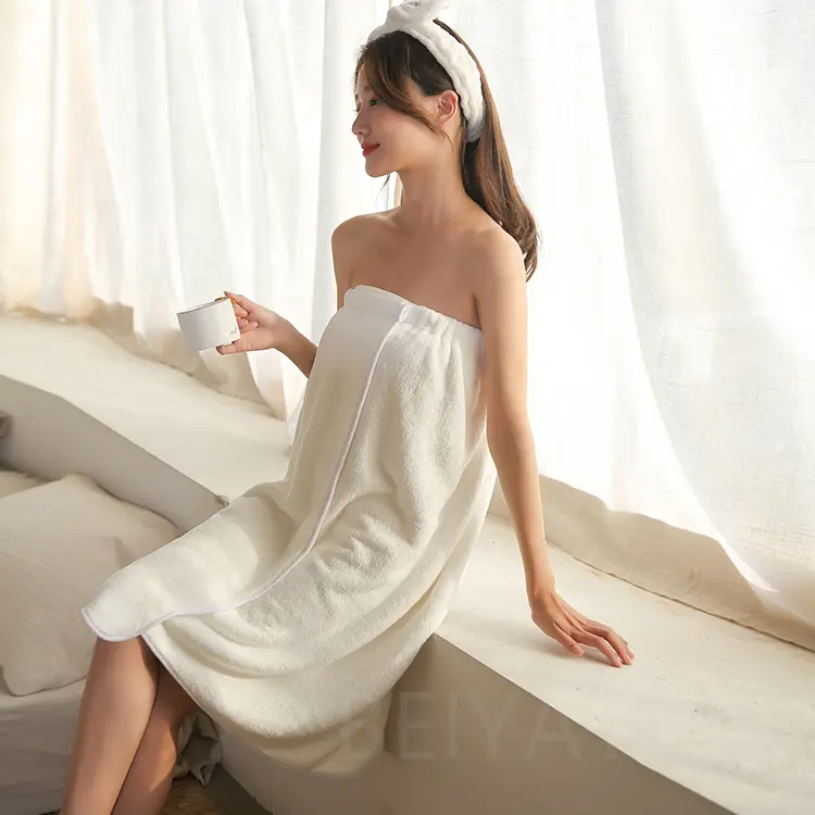 Fashionable Women Wearable Bath Towel Customized Microfiber Belt Pocket Soft Home Outdoor Hotel Swimming White Beach Towel