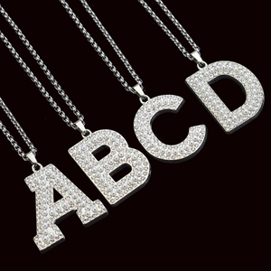 Collana di A-Z iniziale neutra gioielli in argento con perle di grandi lettere di strass Hip Hop alla moda - Product Image 1