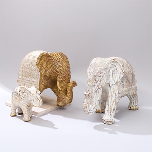 Statuette di Tre Elefanti ROOGO, Piccoli Elementi Decorativi in Resina per Soggiorno, <span class=keywords><strong>Camera</strong></span> dei Bambini e <span class=keywords><strong>Mensole</strong></span> - Product Image 1
