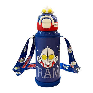 ขวดน้ำเก็บอุณหภูมิสำหรับเด็ก Cruhre Ultraman ขนาด 500 มล. แบบสองฟังก์ชั่น พกพาสะดวก พร้อมสายสะพายสำหรับไปโรงเรียน - Product Image 4