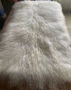 Pelle <span class=keywords><strong>di</strong></span> <span class=keywords><strong>Agnello</strong></span> Tibetano Mongolo Vera e Autentica, Eco-Conciata, a Pelo Lungo Riccio per Abbigliamento, Coperte e Tessuti Fai-da-Te - Product Image 4