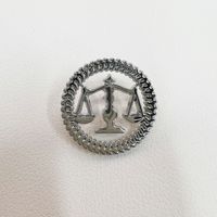 Broche Personnalisée Thème Justice Droit Avocat Juge – Pins Insignes Bijoux Décoration Vêtements Sacs – Vente en Gros