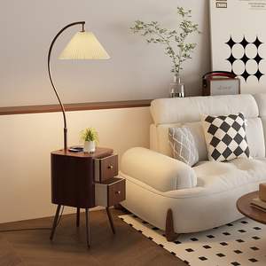 Lampadaire de style vintage avec table d'appoint de rangement pour salon et chambre à coucher, source de lumière LED, zone d'éclairage de 3 m - Product Image 4