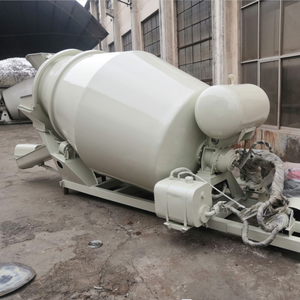 Camion malaxeur à béton 3 m³ avec cuve à décharge plate pour centrale à béton - Product Image 6