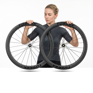 Jeu de roues en <span class=keywords><strong>carbone</strong></span> personnalisé TOSEEK 700c, jantes en fibre de <span class=keywords><strong>carbone</strong></span> de haute qualité 38/50/58*28mm, roues de vélo de compétition pour la route - Product Image 1