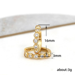 Orecchini a Cerchio con Cristalli Pavé per Donne, Accessori Dolci e Semplici per Uso Quotidiano - Product Image 5