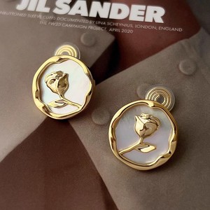 Retro Sieraden Schelp Moeder Vergulde Ronde Roos Bloem Clip Op Oorbel Niet Doorboord Oorbel - Product Image 2