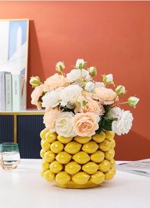 <span class=keywords><strong>Vase</strong></span> de table en céramique de porcelaine de qualité supérieure, simulation citron et fraise, pour la décoration intérieure - pour le salon et la décoration de bureau - Product Image 4