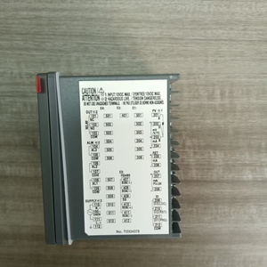 Controlador de Indicador Digital UP35A-001-11-00 100-240VAC para Equipos Industriales - Product Image 5