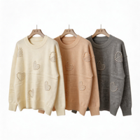 Pull-over Femme Oversize Col Rond Perlé Cœur 3D Élégant en Maille Douce pour l'Hiver – Marque Privée
