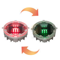 Borne lumineuse solaire intelligente à LED IP68 étanche haute intensité pour passage piéton et signalisation routière pour passages à niveaux intelligents