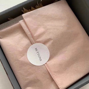 Trung Quốc Nhà sản xuất tùy chỉnh in không thấm nước tự dính Nhãn bảng chữ cái bao bì chai nước dán - Product Image 2