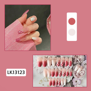 Faux ongles 24 pièces en gros en usine de styles japonais et coréen Design coloré coeur étoile pour application au doigt - Product Image 4