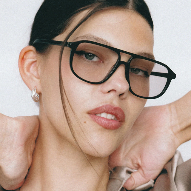 2026 New Minimalist Plain-Lens Sunglasses UV400 Protection Light Weight Gold Colored Anti Blue Light Stylish Square Frames