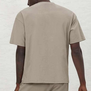 Camiseta lisa en blanco de Color sólido con cuello redondo para hombre, camisetas de manga corta de algodón pesado de 220 Gsm, camisetas deportivas de gran tamaño al por mayor - Product Image 3