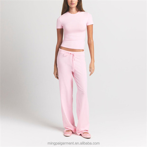 <span class=keywords><strong>Ensemble</strong></span> Lounge 2 Pièces en Jersey de Coton avec Logo Personnalisé pour Femme : Crop Top à Manches Courtes et Pantalon Large Taille Haute – Tenue Décontractée Assortie - Product Image 1