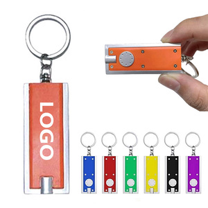 Bán Hot Pocket nhựa LED đèn pin keychain biểu tượng tùy chỉnh Quà tặng khuyến mãi <span class=keywords><strong>Mini</strong></span> <span class=keywords><strong>Torch</strong></span> Keychain hình chữ nhật LED ánh sáng Keyring - Product Image 1