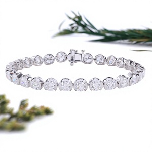 Bracelet Tennis en Or Blanc avec Demi-Sertissage, Diamants Scintillants, Bijou pour Femme - Product Image 1